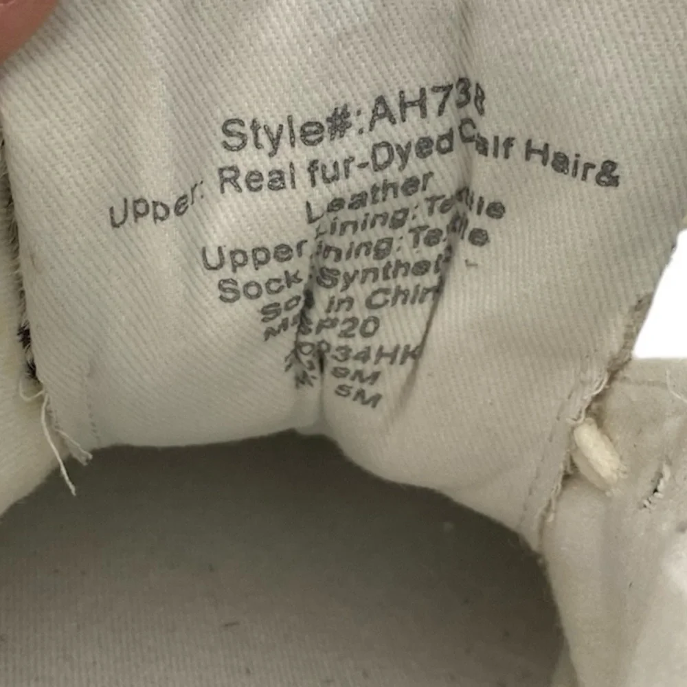 Madewell Sidewalk Low Top Sneakers in Spot Dot Calf
Hair Size 9 - Picture 12 of 14